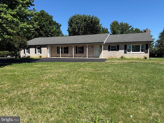 3rd image of 771 Plank Rd