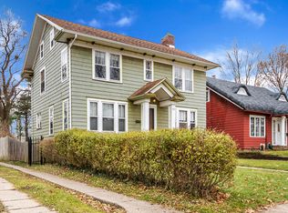 915 Sparrow Ave, Lansing, MI 48910
