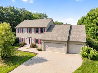 9535 Pineview Ln N, Maple Grove, MN 55369