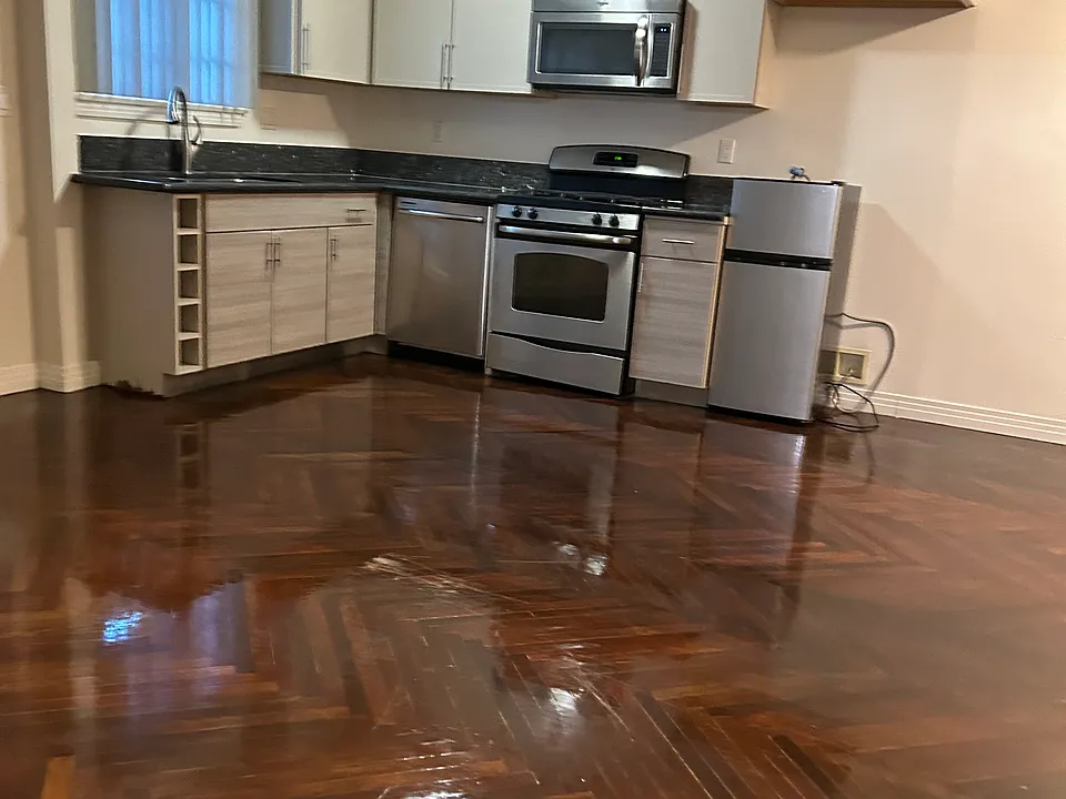 Roxbury Homes, LLC