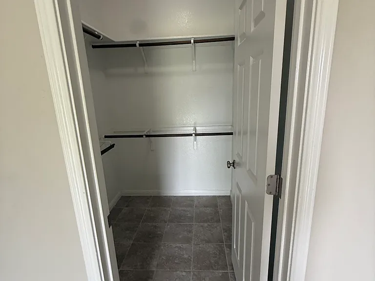 Master Walk in closet in bedroom~