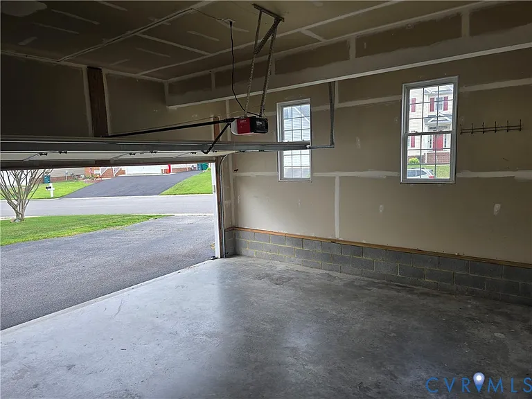 9521 Pine Trails Ct — Photo 27