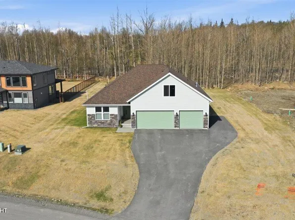 2222 S Sanctuary Dr, Palmer, AK 99645