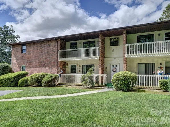 103 Oakwood Pl APT 3, Hendersonville, NC 28792