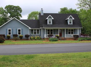 8700 Misty Hollow Ln, Chattanooga, TN 37421