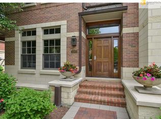 4955 Wyandotte St, Kansas City, MO 64112