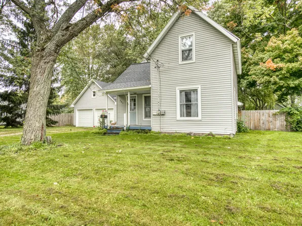 161 Cherry St, Sparta, MI 49345