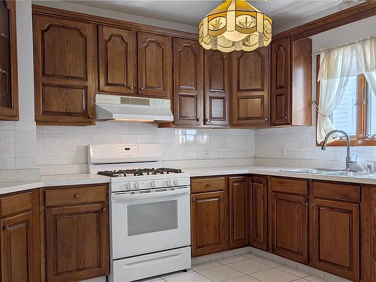 88 Commonwealth Ave — Photo 12