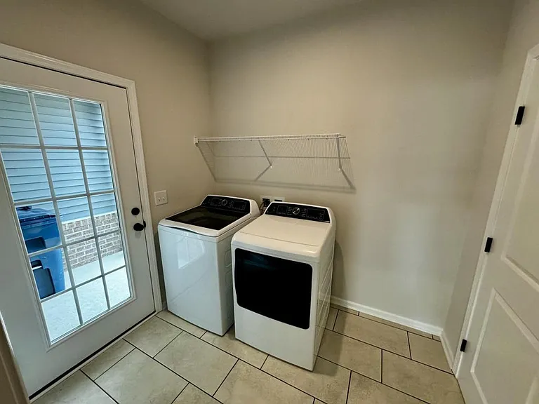 2050 Kyles Way — Photo 9