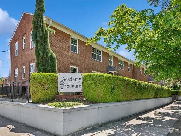 1209 C Street #A, Vancouver, WA 98660