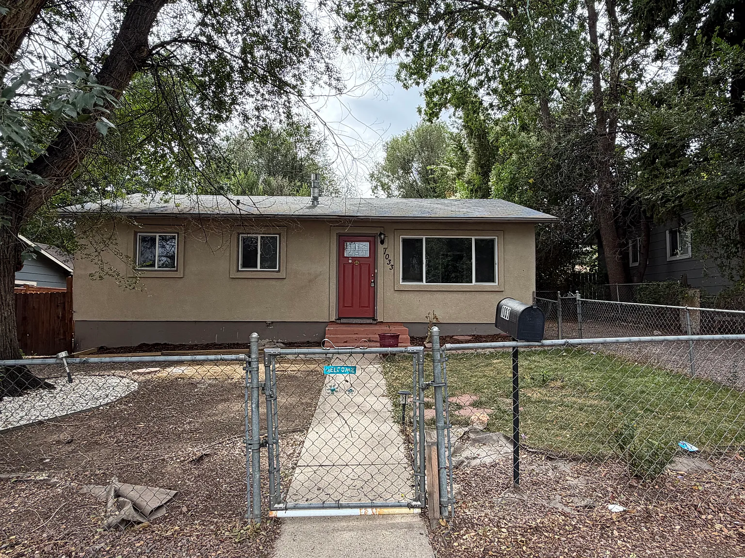 3 bed, 1015 sqft, $1,895 — Photo 1