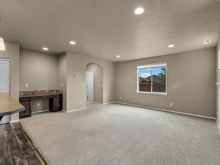 21154 Darnel Ave — Photo 6