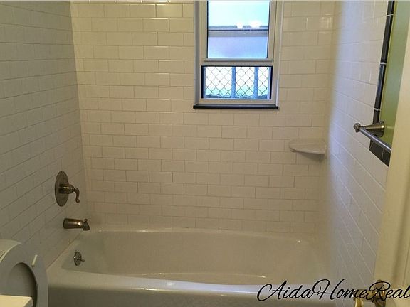 2nd image of 2587 48th St