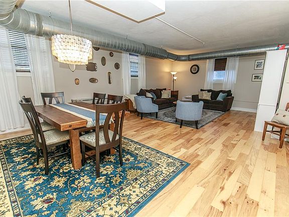 3rd image of 3200 Franklin Blvd #1