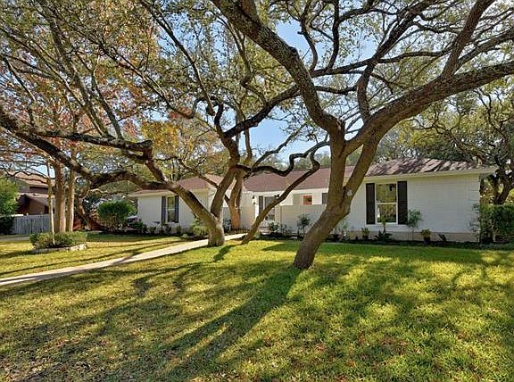 4th image of 9818 Mandeville Cir