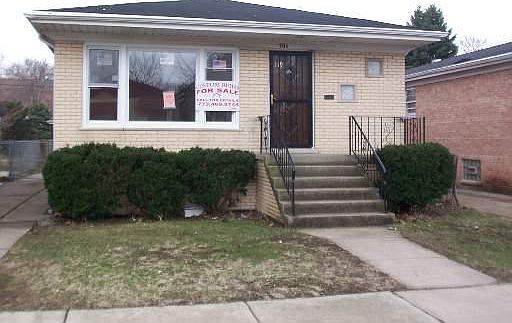 1st image of 319 W 154th Pl