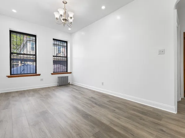 84 East 55th Street image 1 of 13