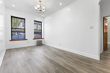 84 East 55th Street, #1R