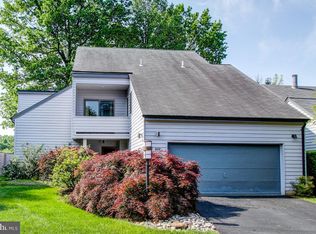 2117 S Bay Ln, Reston, VA 20191