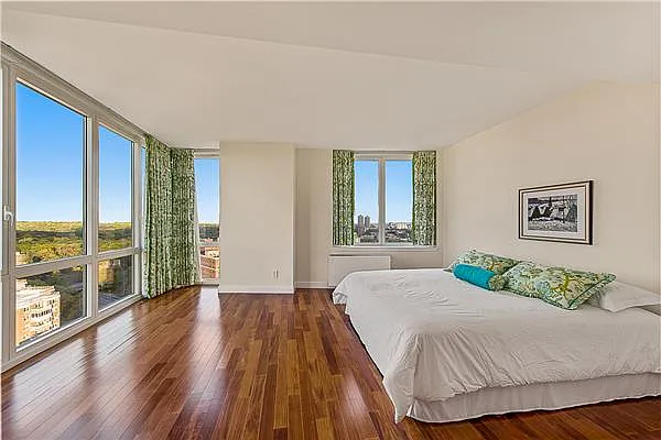 Sold by Exclusive Properties Sotheby's International Realty | media 11