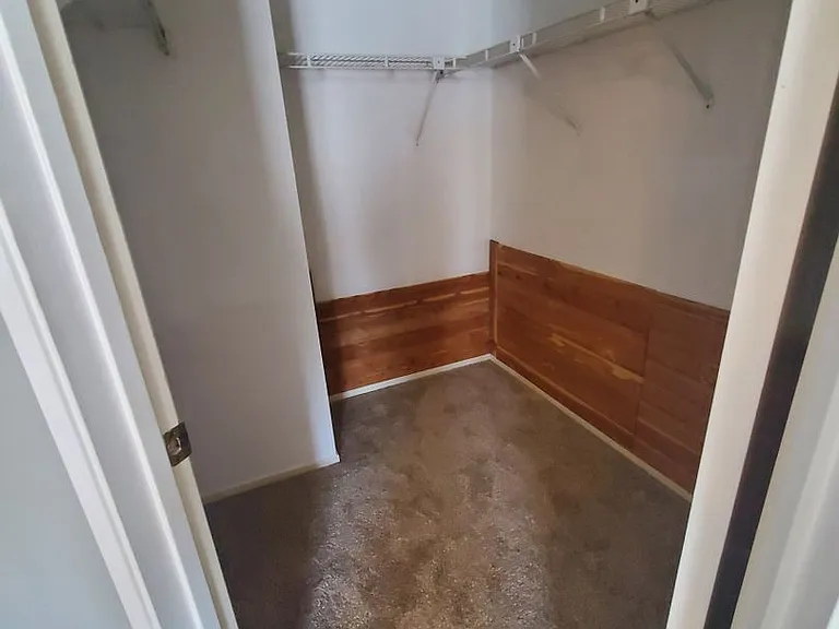 8700 Brittany Park Dr — Photo 10