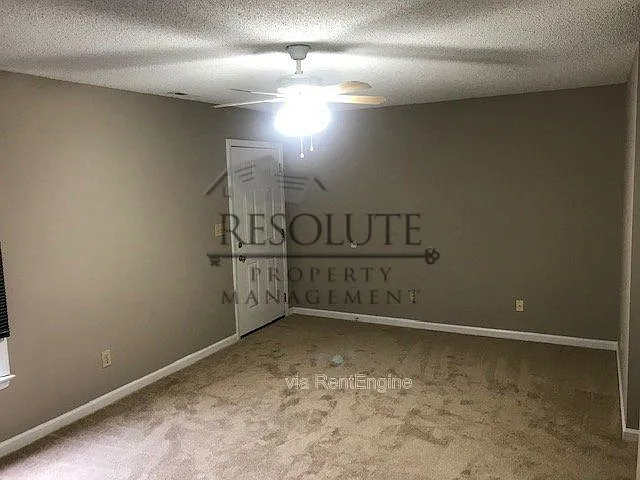 3 bed, 2.0 bath, 1110 sqft, $1,495 — Photo 4