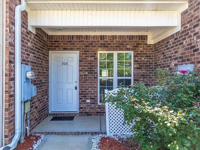 308 High Meadows Pl — Photo 3