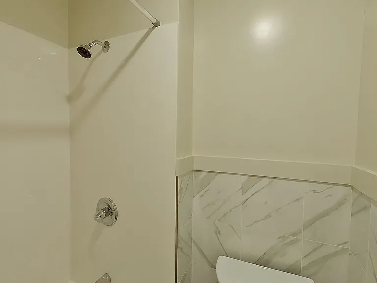 2437 Piedmont Ave — Photo 55