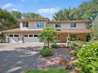 416 Turnpike Rd, Golden Valley, MN 55416