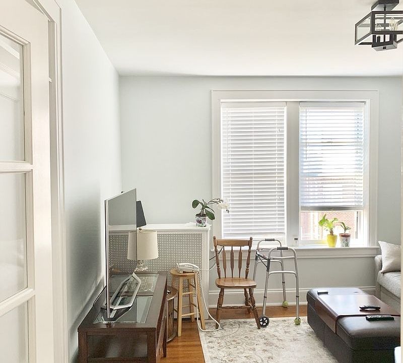 1st image of 3054 33rd St APT 3R