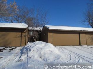 444 W Eagle Lake Dr, Maple Grove, MN 55369