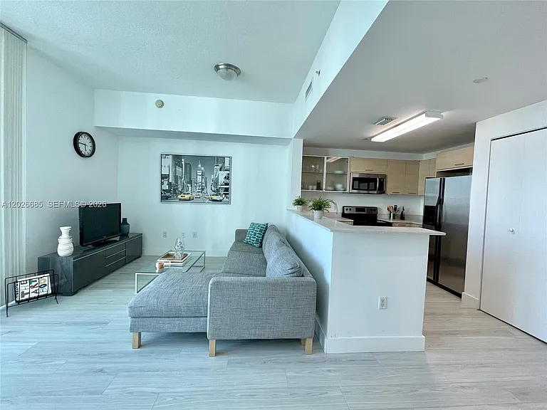 350 NE 24th St #709 — Photo 6