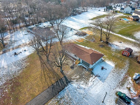 3rd image of 1952 Hayes Leonard Rd