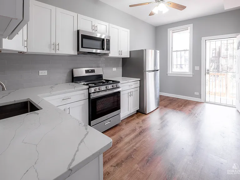 6111 S Eberhart Ave #2 — Photo 8