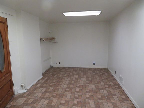 4th image of 9301 S Evans Ave