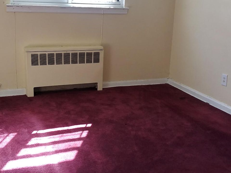 1st image of 1652 Hammersley Ave