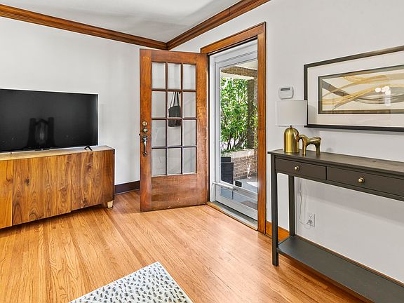 3rd image of 5017 Underwood Ave APT 11