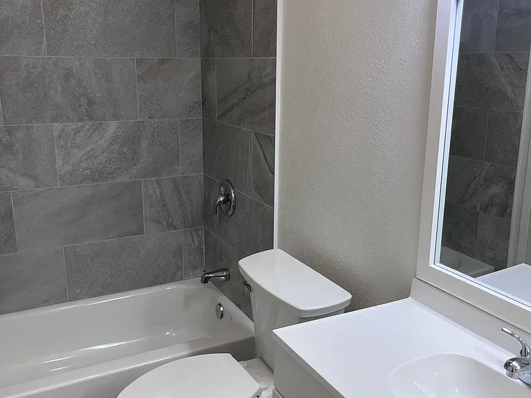 1532 E Fairfield Ct #4 — Photo 17