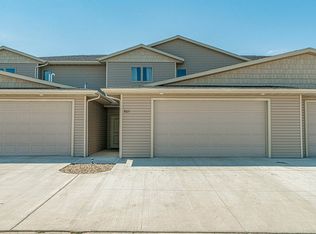 805 Compass Loop, Bismarck, ND 58504