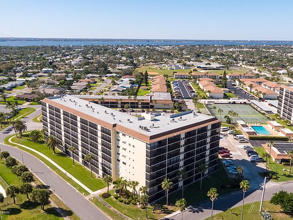 3rd image of 520 Palm Springs Blvd APT 507