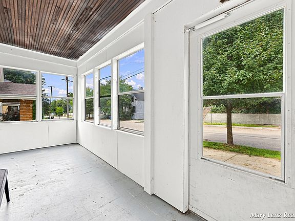 4th image of 350 Page St NE