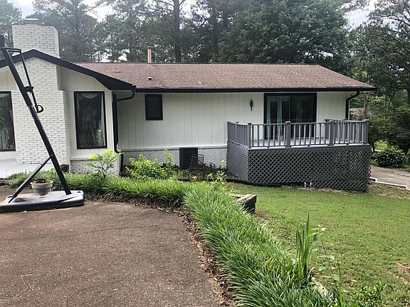 2nd image of 3780 Clubhouse Ln SE