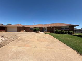 1308 Grandview Dr, Weatherford, OK 73096