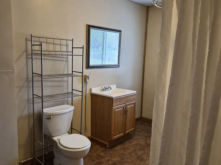 1329 Anderson Rd — Photo 3