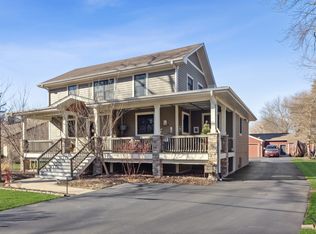 4708 Elm St, Lisle, IL 60532