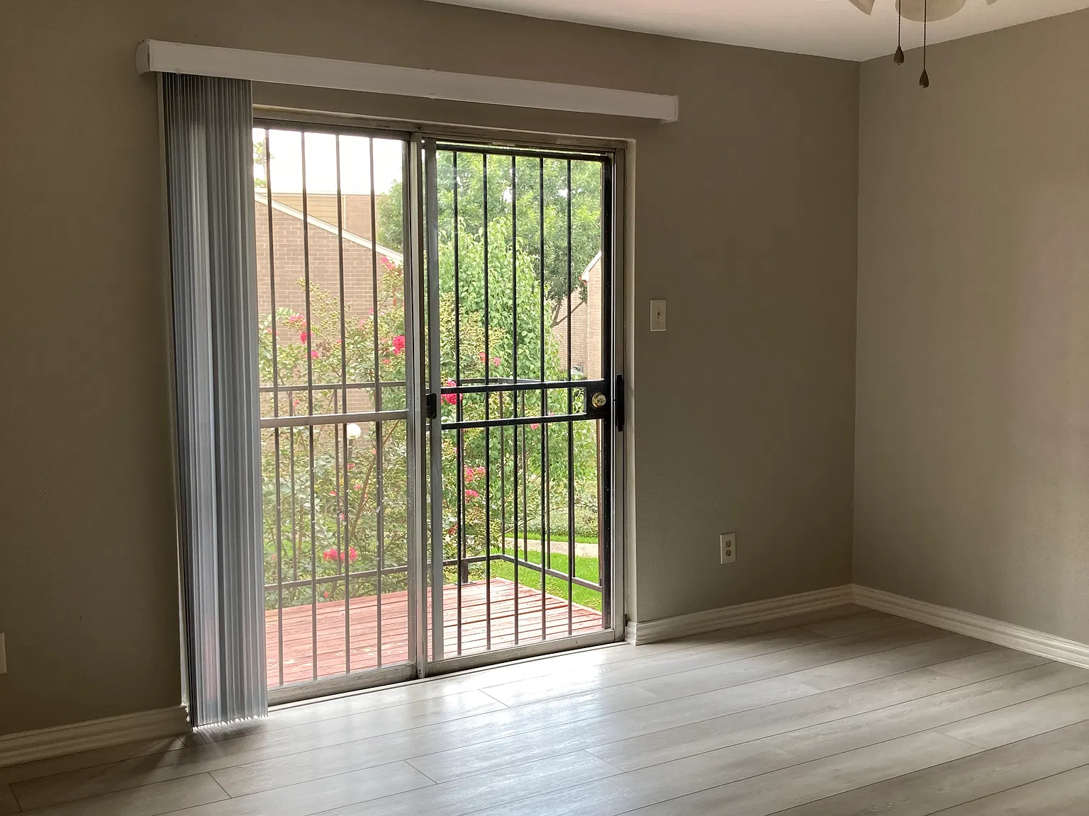 2 bed, 1012 sqft, $1,250 — Photo 1