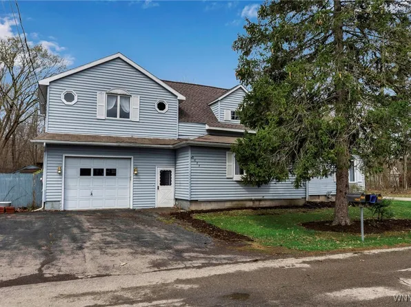 9644 Northfield St, Angola, NY 14006