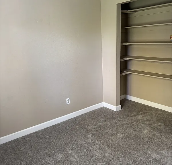 954 Emily Ave — Photo 10