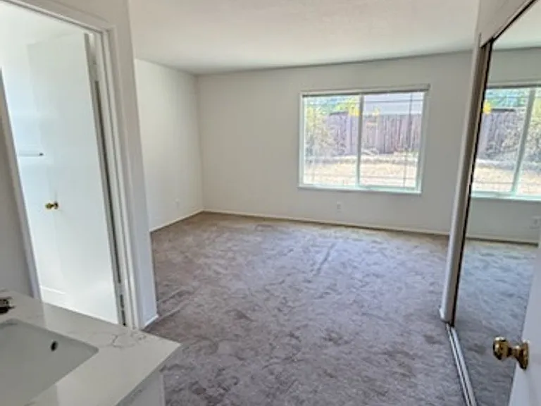 230 Turnstone Dr — Photo 4