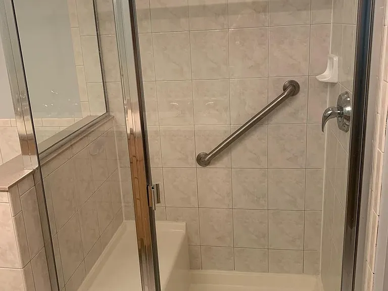 101 Pointe Dr #102 — Photo 32